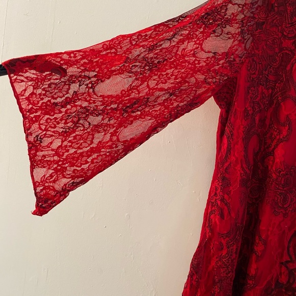 BEAUTIFUL Red/Black Lace w/Lining 2X Pullover Top - Picture 3 of 10